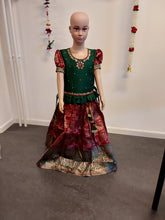 Load image into Gallery viewer, Pavada kurti