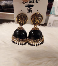 Load image into Gallery viewer, Earrings