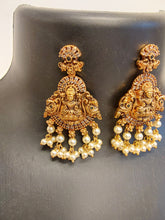 Load image into Gallery viewer, Imitation godess Laksmi long necklace
