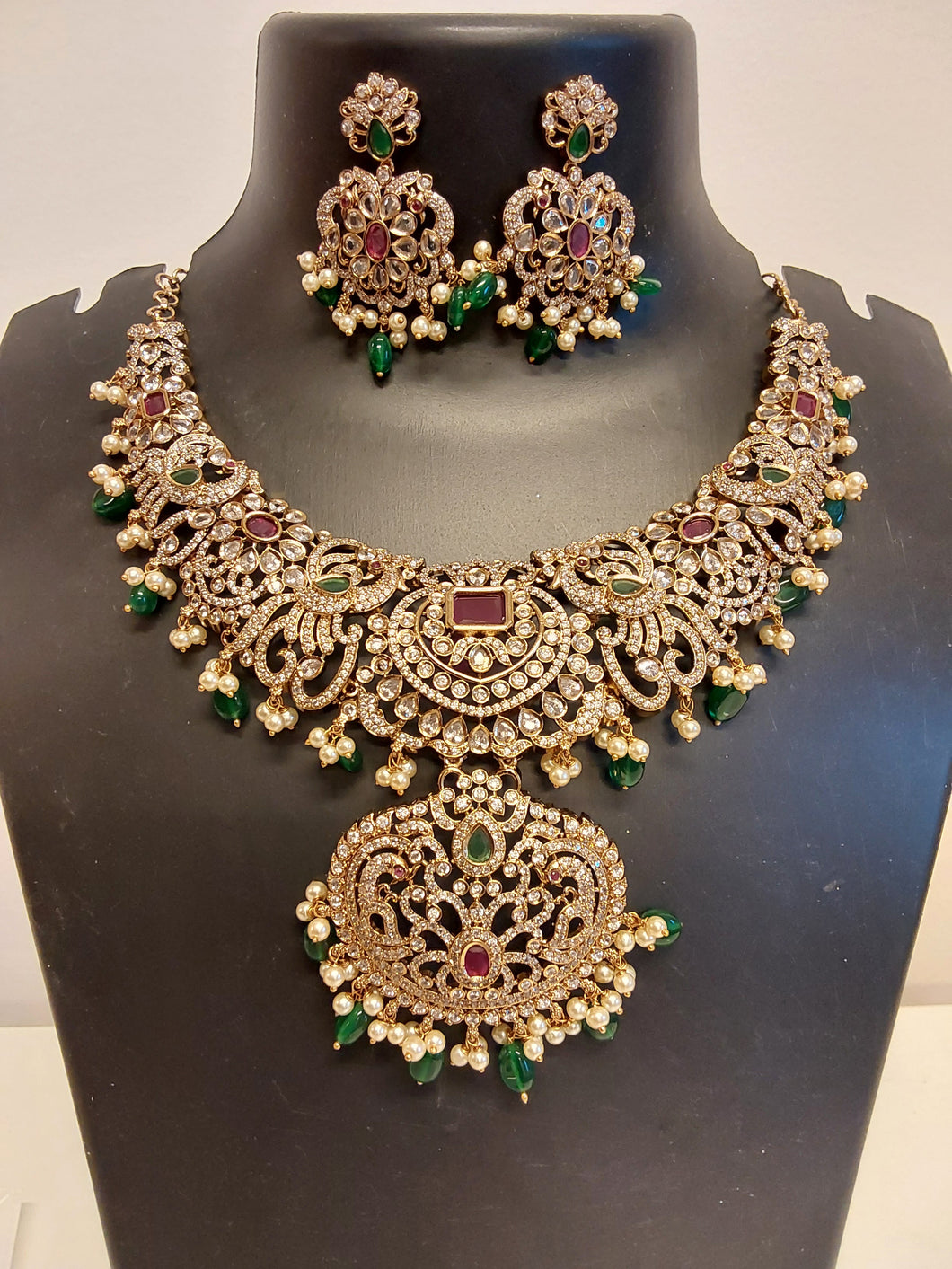 Imitation victorian jewelry