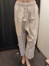 Load image into Gallery viewer, Women kurta, pant and Dupatta
