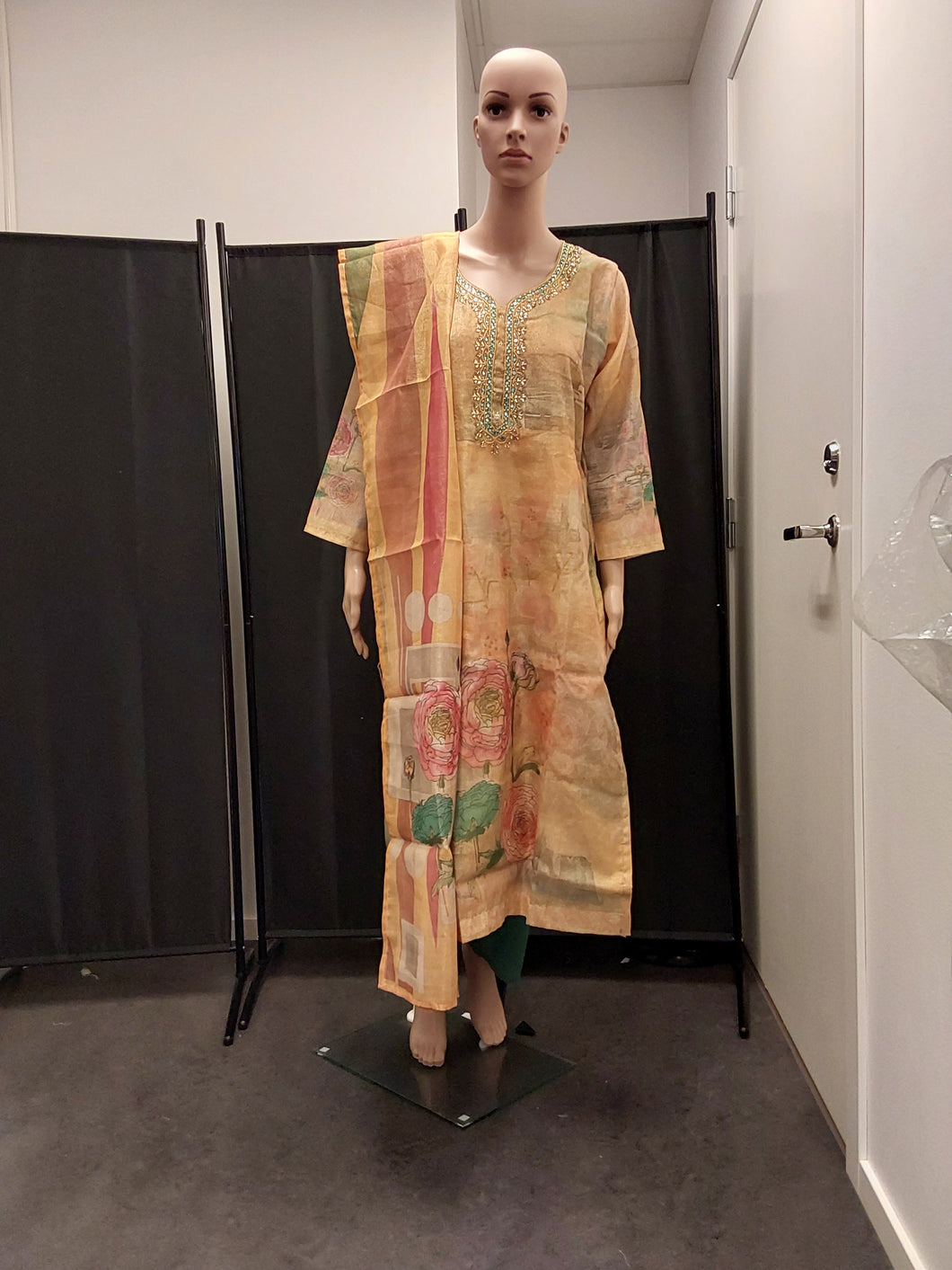 Women kurta,Pant and Duppata
