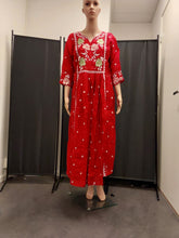 Load image into Gallery viewer, Women kurta, Pant and Duppata
