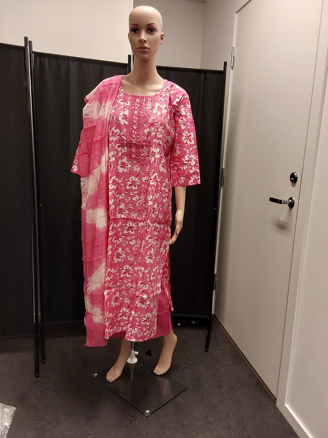 Women kurta pant and Dupatta