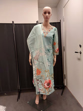 Load image into Gallery viewer, Women kurta pant and Dupatta
