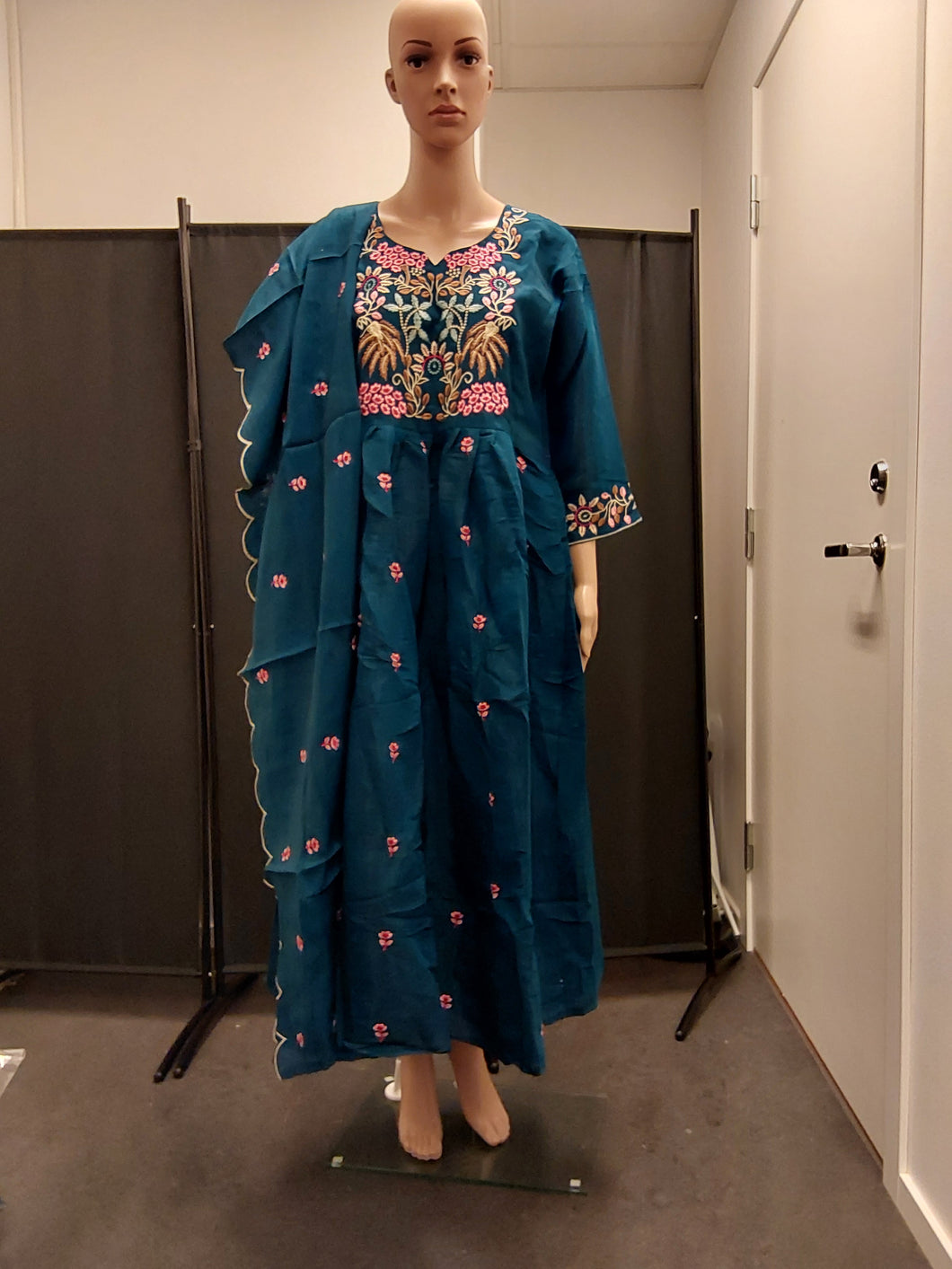 Women kurta pant and Dupatta