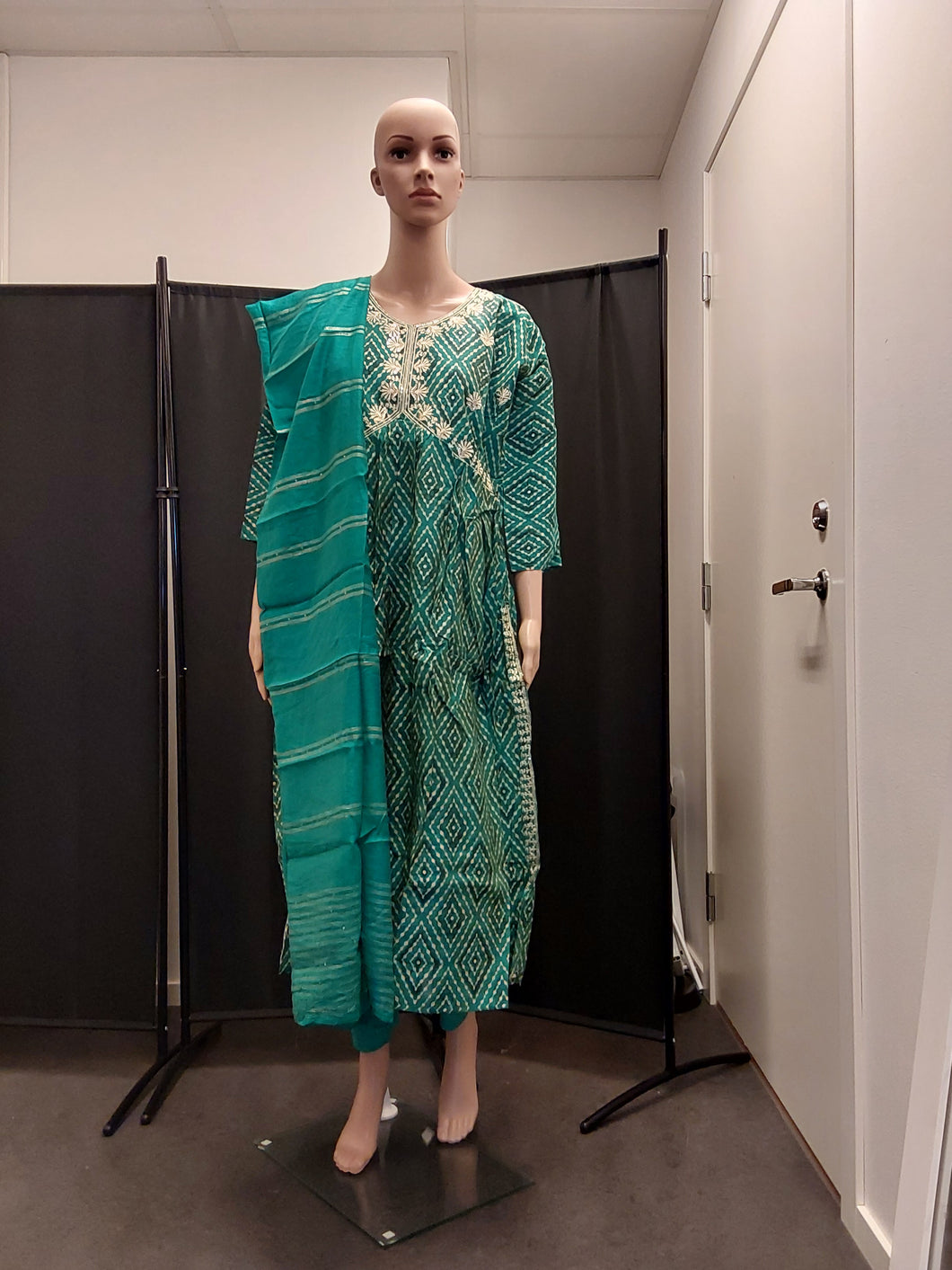 Women kurta pant and Dupatta