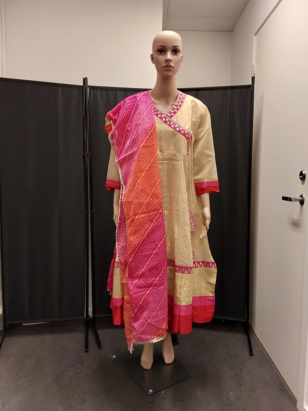 chanderi anghrakha pettern anarkali kurti