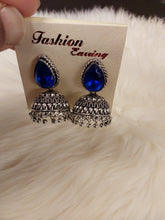 Load image into Gallery viewer, Earrings

