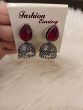 Load image into Gallery viewer, Earrings
