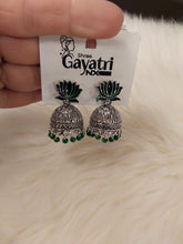 Load image into Gallery viewer, Earrings
