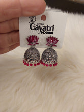 Load image into Gallery viewer, Earrings
