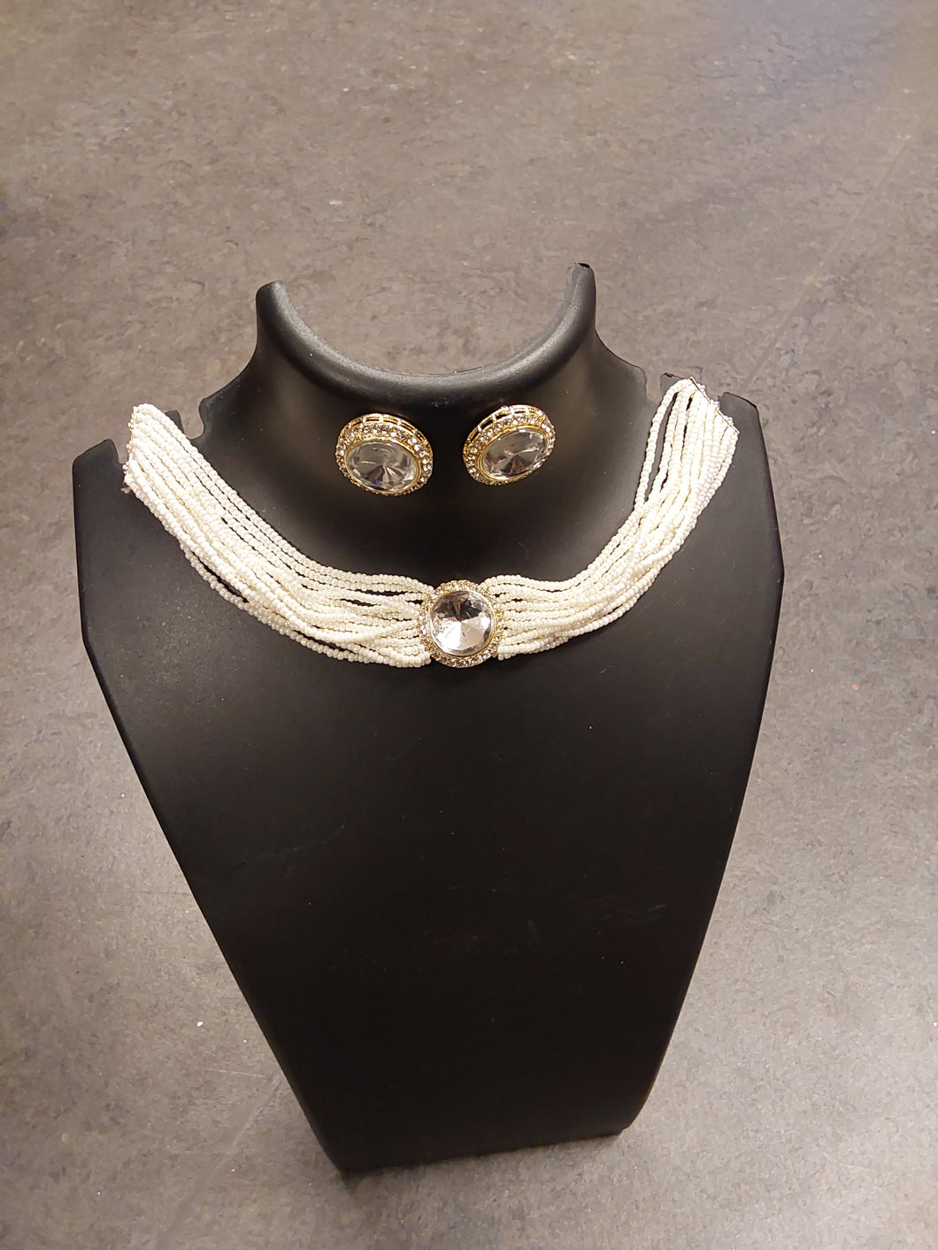 White neck jewellery setwith Earrings