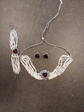 Load image into Gallery viewer, Neck jewellery set earrings and bracelet
