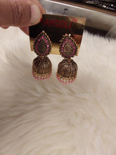 Load image into Gallery viewer, Earrings
