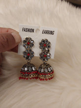 Load image into Gallery viewer, Earrings
