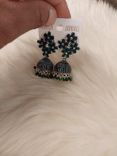 Load image into Gallery viewer, Earrings
