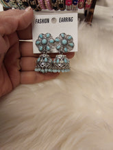 Load image into Gallery viewer, Earrings
