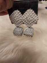 Load image into Gallery viewer, Earrings
