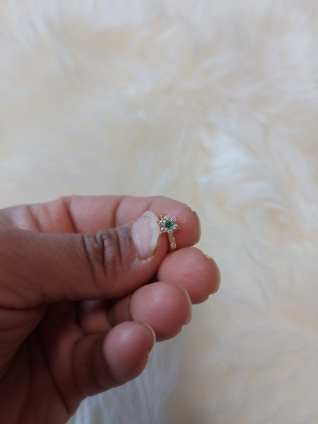 Nose pin