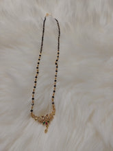 Load image into Gallery viewer, Black beads chain
