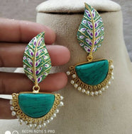 Fashion earrings & Studs